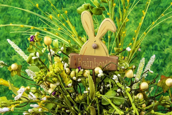 Lapin au bouquet de printemps — Photo