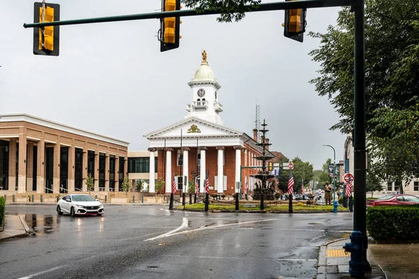 Chambersburg Pennsylvania Usa 2021 Historic Town Square Courthouse Fountain Rainy — Stock Photo, Image