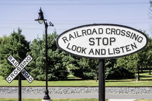 Плакаты о пересечении железной дороги — стоковое фото