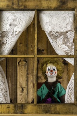 Porselen palyaço bebek