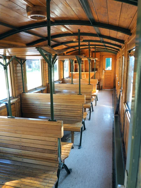 Intérieur du vieux wagon de train de luxe — Photo
