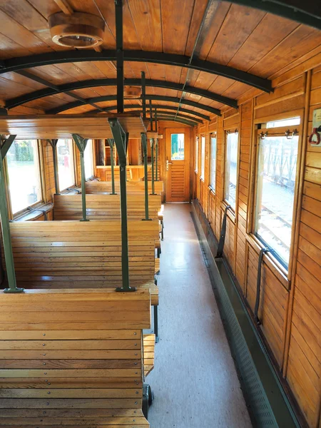 Interieur van luxe oude treinwagon — Stockfoto