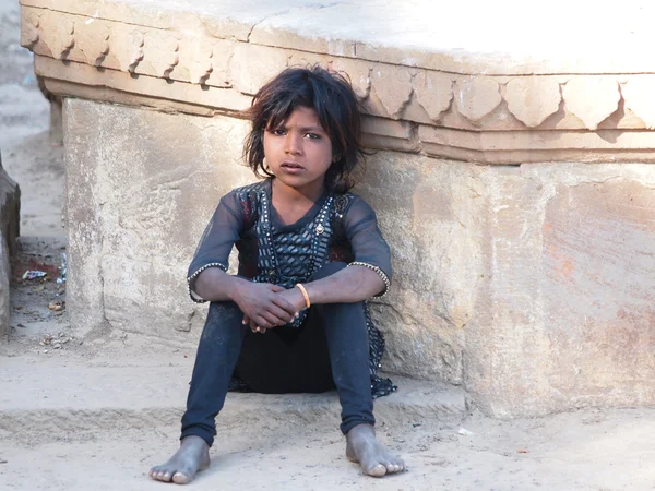 Poor nepali girl — Stock Photo, Image