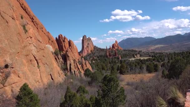 Эрозированные Образования Красного Песчаника Сад Богов Колорадо Спрингс Сша — стоковое видео