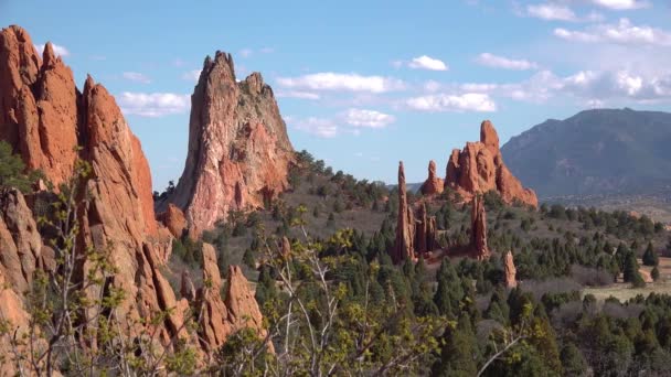 Eritilmiş Kırmızı Kumtaşı Oluşumları Tanrıların Bahçesi Colorado Springs Abd — Stok video