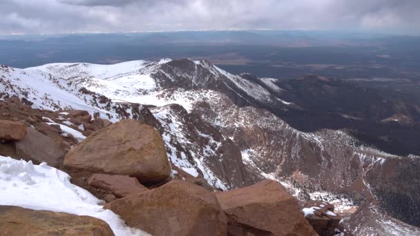 Hermosa Vista Panorámica Desde Cima Las Montañas Pikes Peak Colorado — Vídeos de Stock