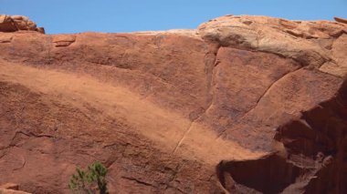 Double O Arch 'ın belirsiz görüntüsü. Arches Ulusal Parkı, Utah, MOAB, ABD 