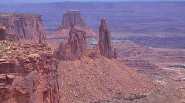 Erozyon kırmızı kayalar. Canyonlands Ulusal Parkı Utah 'ta Moab, ABD yakınlarındadır.