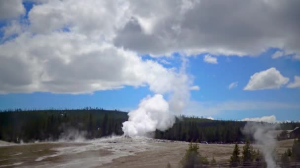 Geyser Old Faithful Abd Nin Wyoming Kentindeki Yellowstone Ulusal Parkı — Stok video