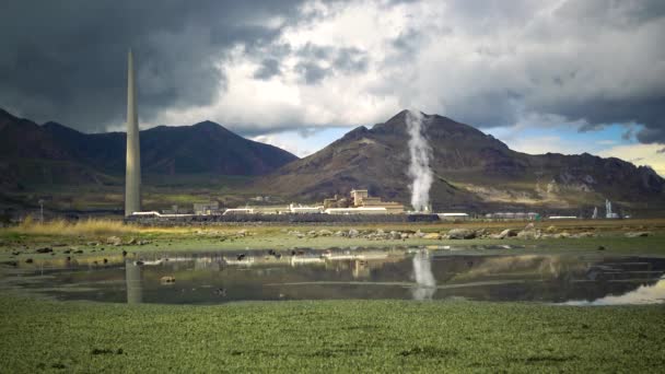 Refinería Petróleo Una Fábrica Para Obtención Plata Orilla Del Gran — Vídeo de stock