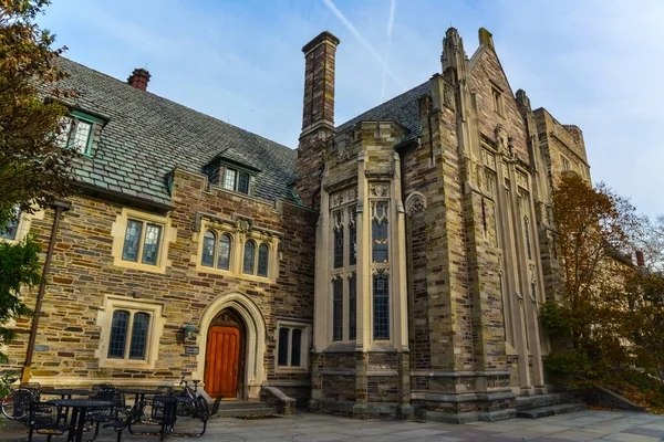 Princeton Usa Novembre 2019 Studenti Bicicletta Vicino All Edificio Didattico — Foto Stock