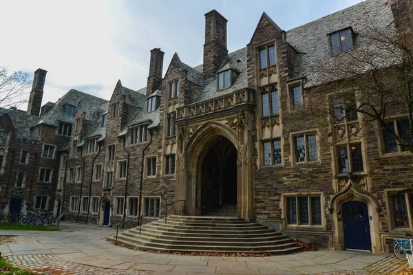 PRINCETON, NJ USA - 12 Kasım 2019: Ivy League College Building, Princeton Üniversitesi, NJ USA
