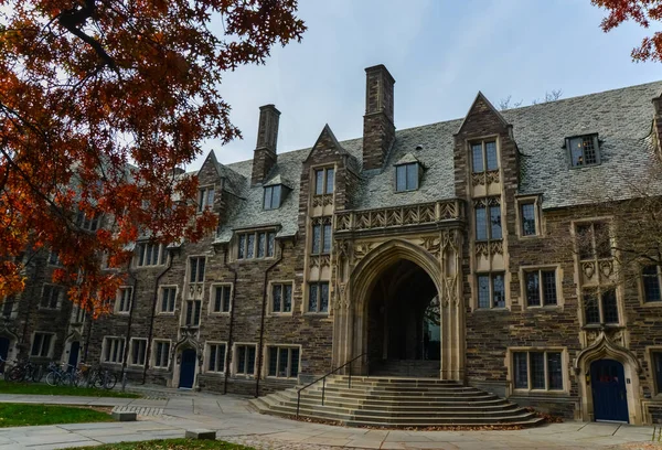 PRINCETON, NJ USA - 12 Kasım 2019: Ivy League College Building, Princeton Üniversitesi, NJ USA