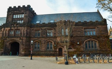 PRINCETON, NJ USA - 12 Kasım 2019: Princeton Üniversitesi kampüsü, New Jersey, ABD