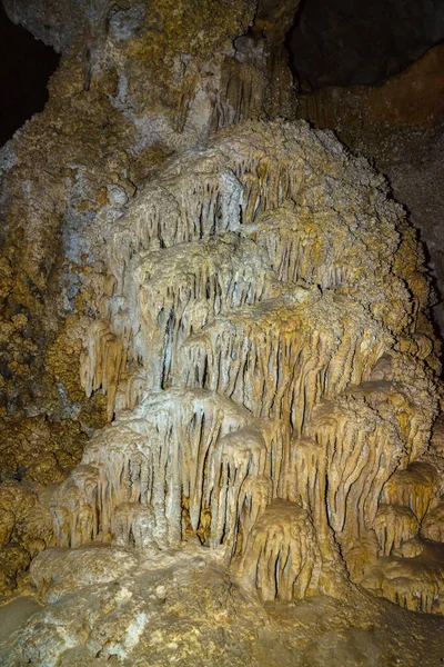 Zátoky Kalcitu Stalaktity Stalagmity Velkých Podzemních Halách Národním Parku Karlových — Stock fotografie