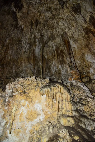 Calcite Bemenetek Stalactites Sztalagmitok Nagy Földalatti Csarnokok Carlsbad Barlangok Nemzeti — Stock Fotó