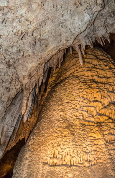 Wloty Kalcytu Stalaktyty Stalagmity Dużych Podziemnych Halach Parku Narodowym Carlsbad — Zdjęcie stockowe