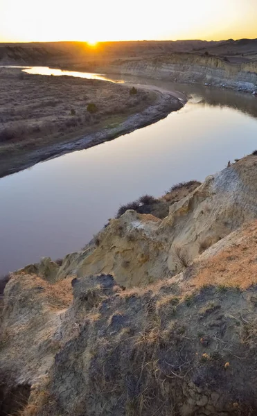 Utsikt Över Den Slingrande Floden Från Berget Kvällen Vid Solnedgången — Stockfoto