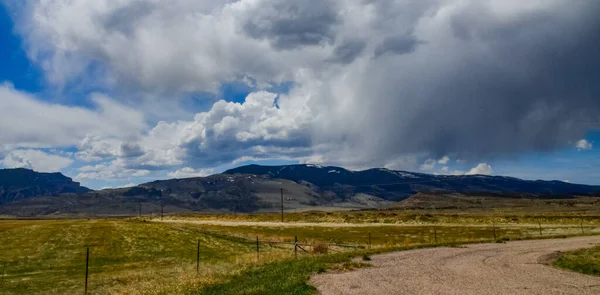 Natura Montana Krajobraz Górski Skały Tle Zachmurzonego Nieba Montanie Usa — Zdjęcie stockowe