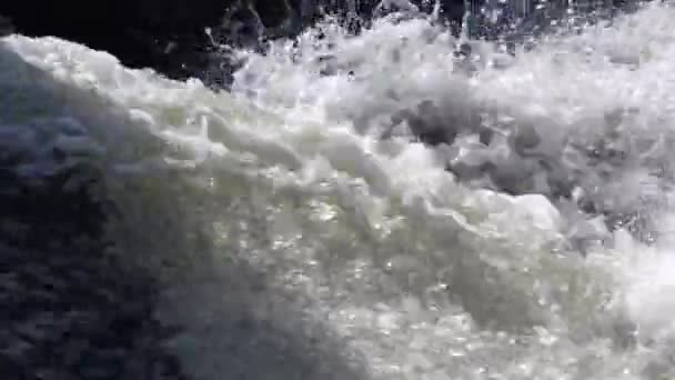 Poluição Água Água Suja Das Estações Tratamento Flui Através Tubo — Vídeo de Stock