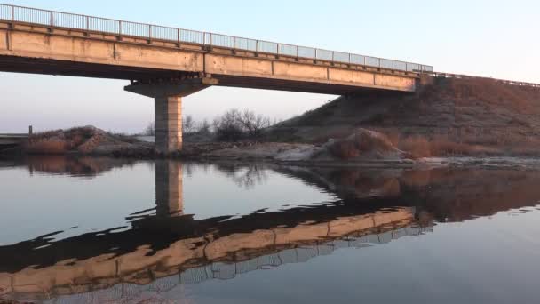 Water Edge Waves Swaying Sandy Shore Shells Glare Water Ukraine — Wideo stockowe