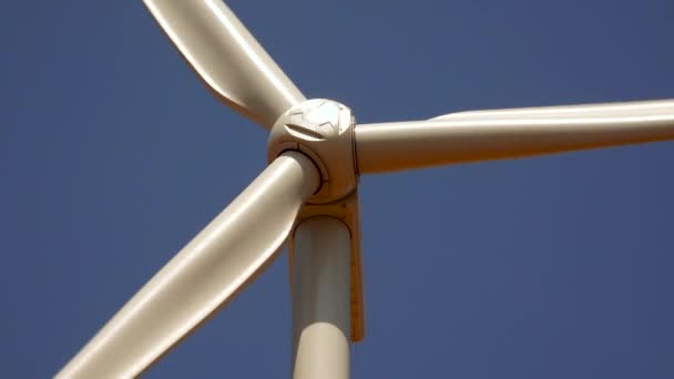 Zielona Energia Turbina Wiatrowa Tle Błękitnego Nieba Ukrainie Obwód Odeski — Wideo stockowe