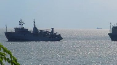 UKRAINE, ODESSA - 24 Ağustos 2021: Ukrayna 'nın Karadeniz' deki bağımsızlığının 30. yıldönümü şerefine askeri geçit töreni, Odessa