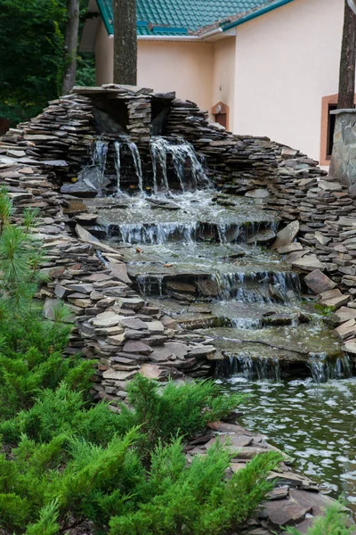 Garden waterfall — Stock Photo, Image