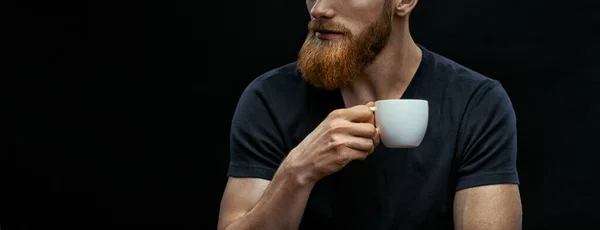 El hombre de peinado perfecto de confianza tomando café — Foto de Stock