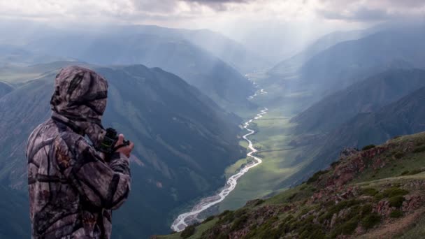 Fotograaf maakt foto 's — Stockvideo