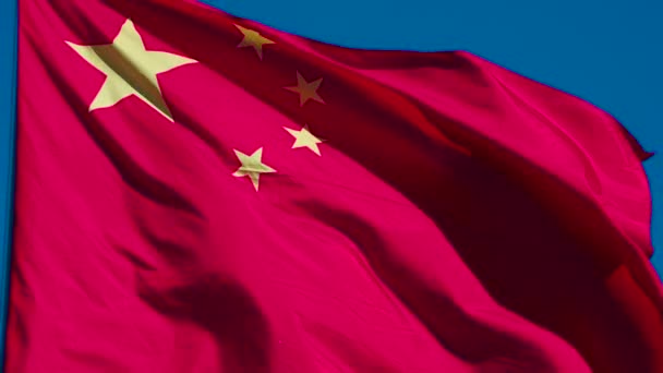 Китайский Флаг Солнцем Большой Государственный Флаг Освещается Солнцем Эпично Развевается — стоковое видео