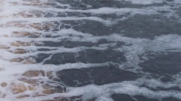 Flujo Lento Chorros Espuma Agua Cae Cascada Del Río Espumas — Vídeos de Stock