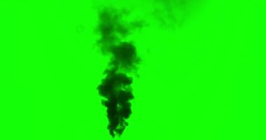 Yanan Petrol 'den duman. Alfa Kanalı. Yanan büyük bir cisimden siyah duman yükselir. Kameradan orta mesafede yanmış ekipman ve binaları canlandırmak için ideal.