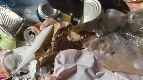 Worker Sorts Waste Recycling Cámara Lenta Una Variedad Desechos Domésticos — Vídeos de Stock