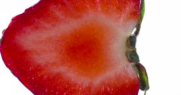 Yarım Taze Çilek Halves Whole Strawberries Sıkıştırılır Parlak Beyaz Bir — Stok video