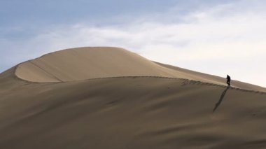 Dune adam