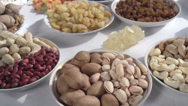 Peanuts Variety and dried fruits — Stock Video