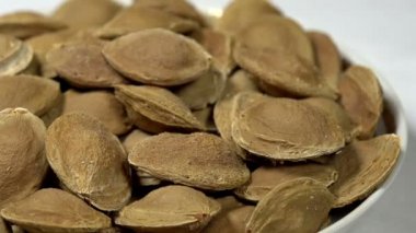 Kase kuru kayısı çekirdeği