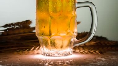 The Edge üzerinden dökülür biradır