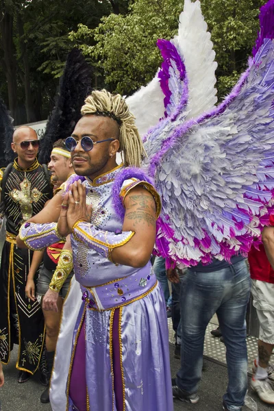 Jedna osoba na sobě kostým v Pride Parade Sao Paulo — Stock fotografie