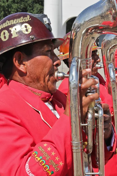 Musician in Bolivian Independence Day parade in Brazil — Stock Photo, Image