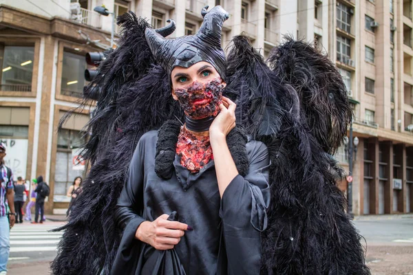 Woman in costumes in Zombie Walk Sao Paulo — Stock Photo, Image