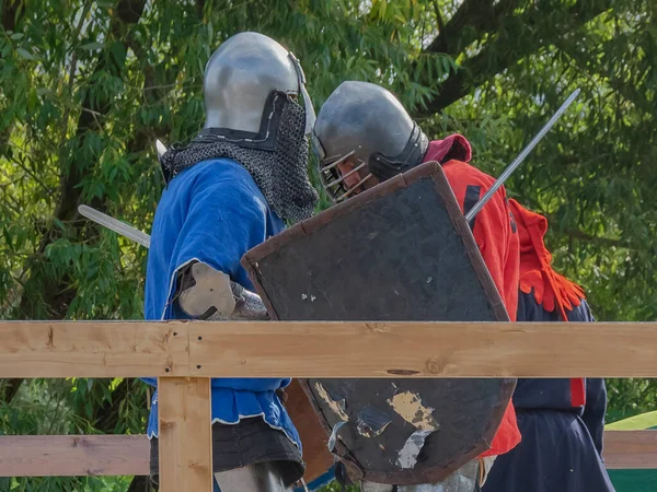 Tver Rusia Septiembre 2020 Los Guerreros Con Armadura Pesada Luchan — Foto de Stock