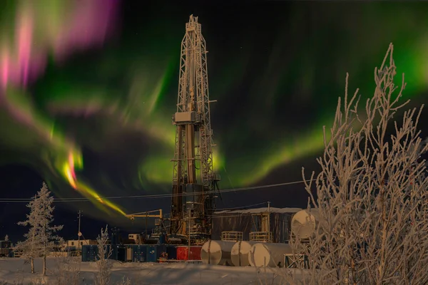 Polarkväll Vinterlandskap Med Borrrigg Norra Olje Och Gasfältet Bakgrunden Finns Royaltyfria Stockfoton