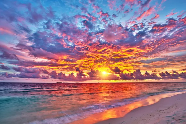 海に沈む夕日 — ストック写真