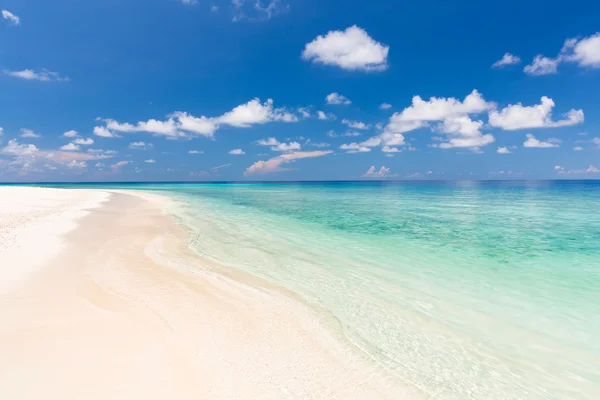 Schöner Strand am Meer — Stockfoto