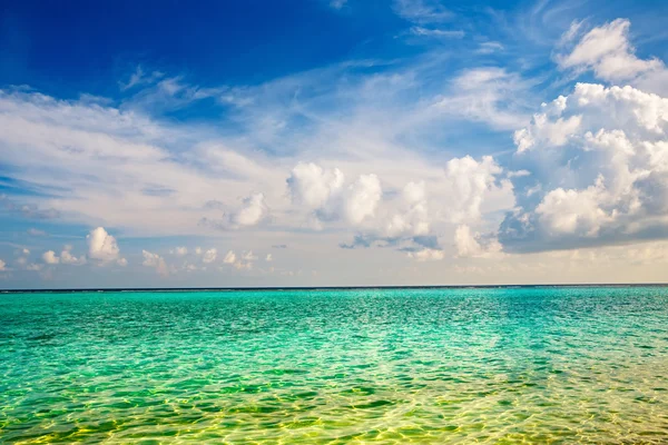 Hermosa playa del océano —  Fotos de Stock