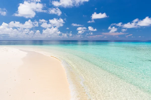 Schöner Strand am Meer — Stockfoto