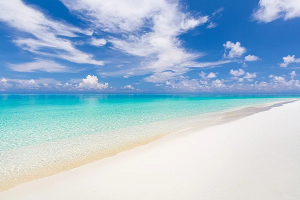 Schöner Strand am Meer — Stockfoto