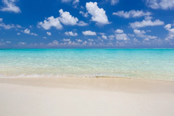 Schöner Strand am Meer — Stockfoto